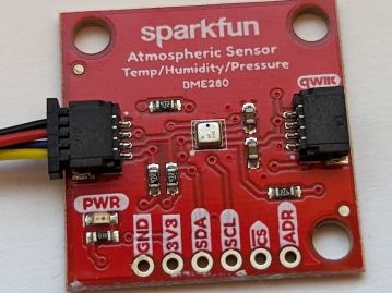 A picture of a BME280 sensor.