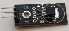 A picture of a DS18B20 sensor.